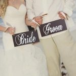 Wooden Bride and Groom Wedding Chair Decoration Sign , Wedding Photo Props, Brown, 25 x 13 cm